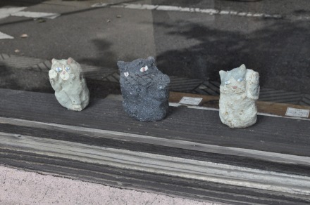 Kyoto Art Design Scene Cat Sculpture Clay Beckoning Maneki Neko Modern